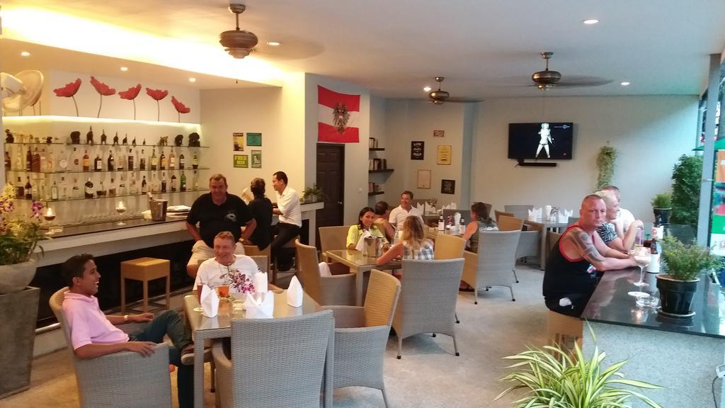 Khách sạn Austrian Garden & Restaurant 3*