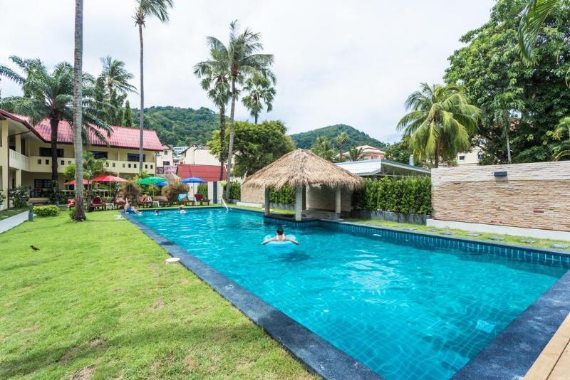 Khách sạn Austrian Garden & Restaurant 3*